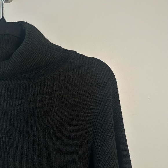 H&M Divided Black Turtleneck Sweater - Picture 4 of 9